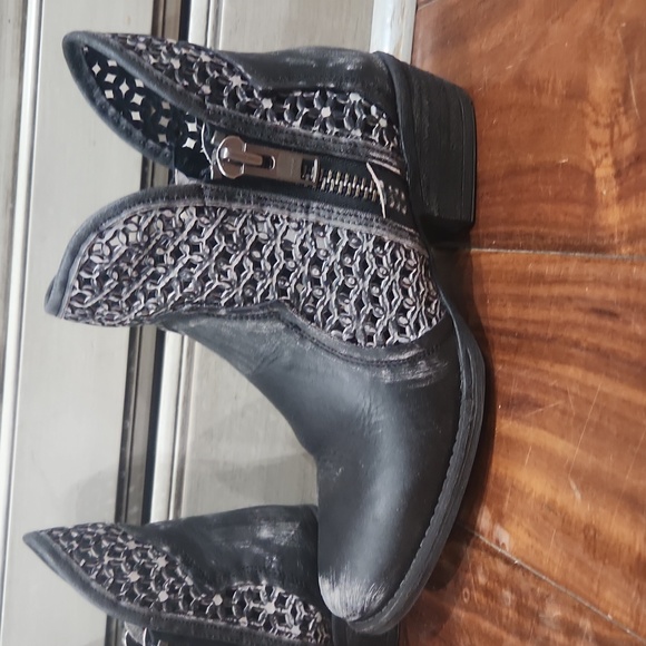 Circle G Boots - Picture 6 of 16